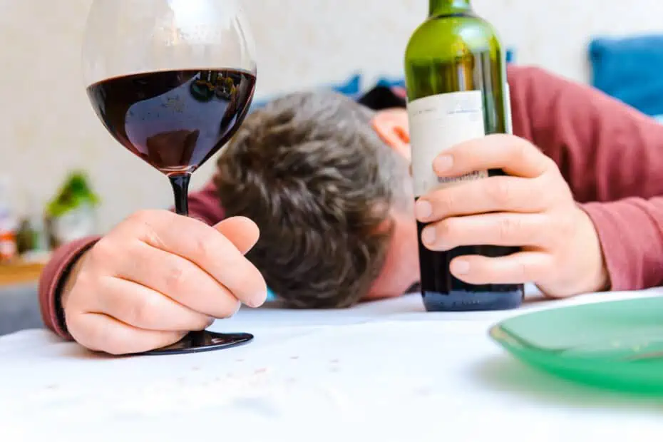 Entdecken Sie die Vorteile des Weintrinkens für einen besseren Schlaf
